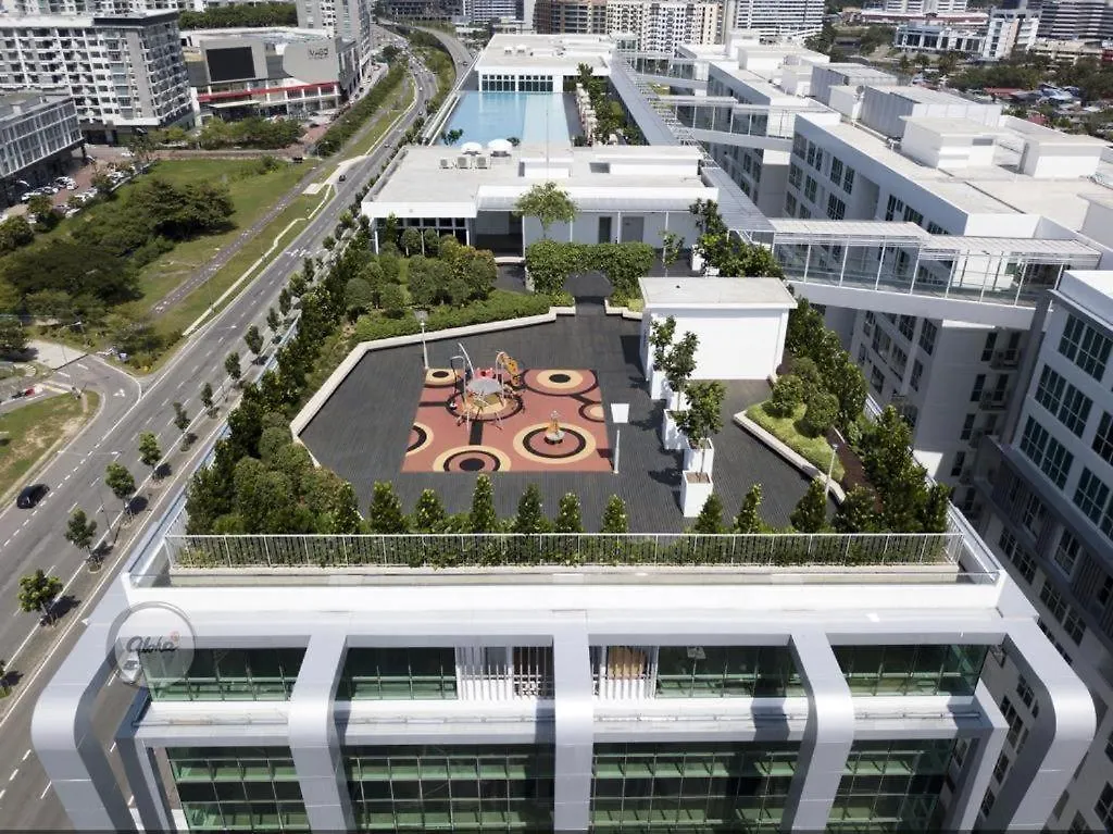 Restary - Blue Dream: Infinity Pool Apartment near Imago Kota Kinabalu 0*,  Malaysia