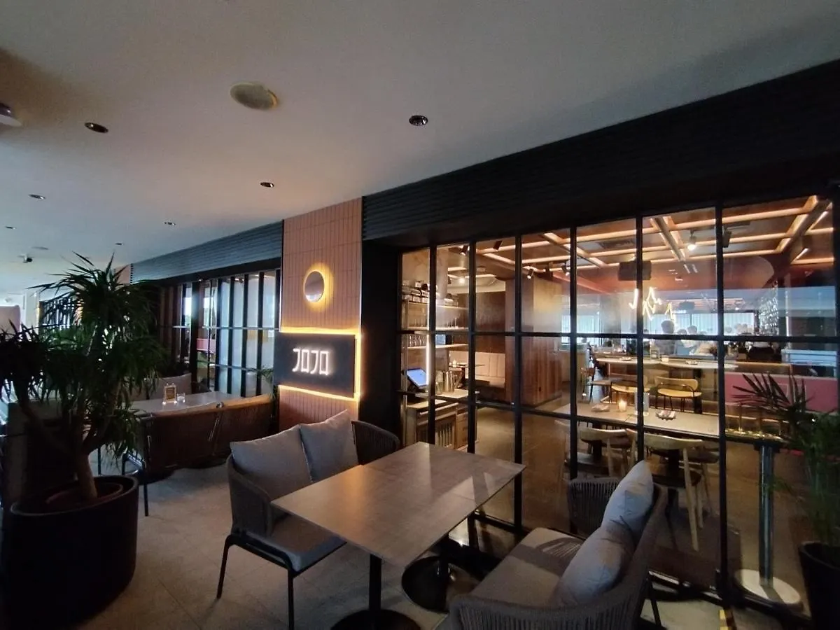 Restary - Blue Dream: Infinity Pool Apartment near Imago Kota Kinabalu